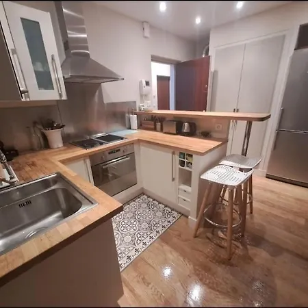 T2 Centre, A 2 Minutes Apartmán *
